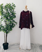 Load image into Gallery viewer, Ruffle Neck Pom Pom Top - Circle