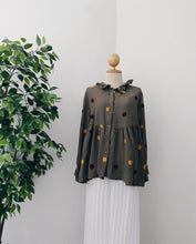 Load image into Gallery viewer, Ruffle Neck Pom Pom Top - Circle