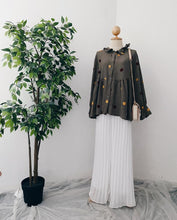 Load image into Gallery viewer, Ruffle Neck Pom Pom Top - Circle