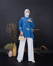 Load image into Gallery viewer, Florida Embroidery Top's