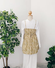 Load image into Gallery viewer, Korean Floral Slip On Top