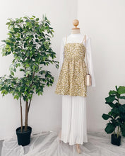 Load image into Gallery viewer, Korean Floral Slip On Top