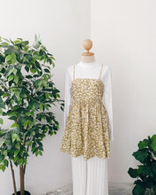 Load image into Gallery viewer, Korean Floral Slip On Top