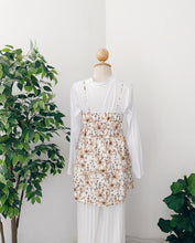 Load image into Gallery viewer, Korean Floral Slip On Top