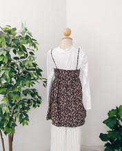 Load image into Gallery viewer, Korean Floral Slip On Top