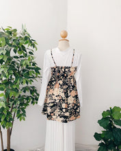 Load image into Gallery viewer, Korean Floral Slip On Top