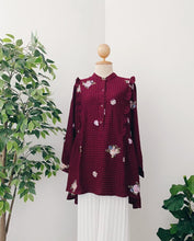 Load image into Gallery viewer, Florida Embroidery Top's