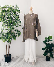 Load image into Gallery viewer, Florida Embroidery Top's