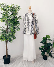 Load image into Gallery viewer, Diamond Collar Top's