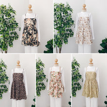 Load image into Gallery viewer, Korean Floral Slip On Top