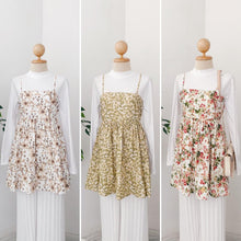 Load image into Gallery viewer, Korean Floral Slip On Top