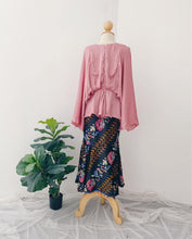 Load image into Gallery viewer, Silky Kimono Batwing Top
