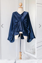Load image into Gallery viewer, Silky Kimono Batwing Top
