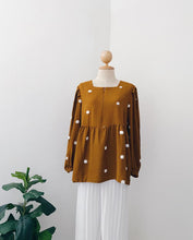 Load image into Gallery viewer, Square Neck Pom Pom  Tops
