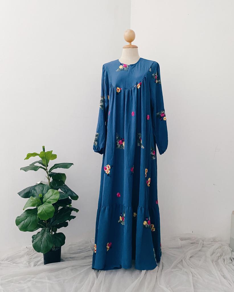 Ruffle Embroidery Maxi Dress